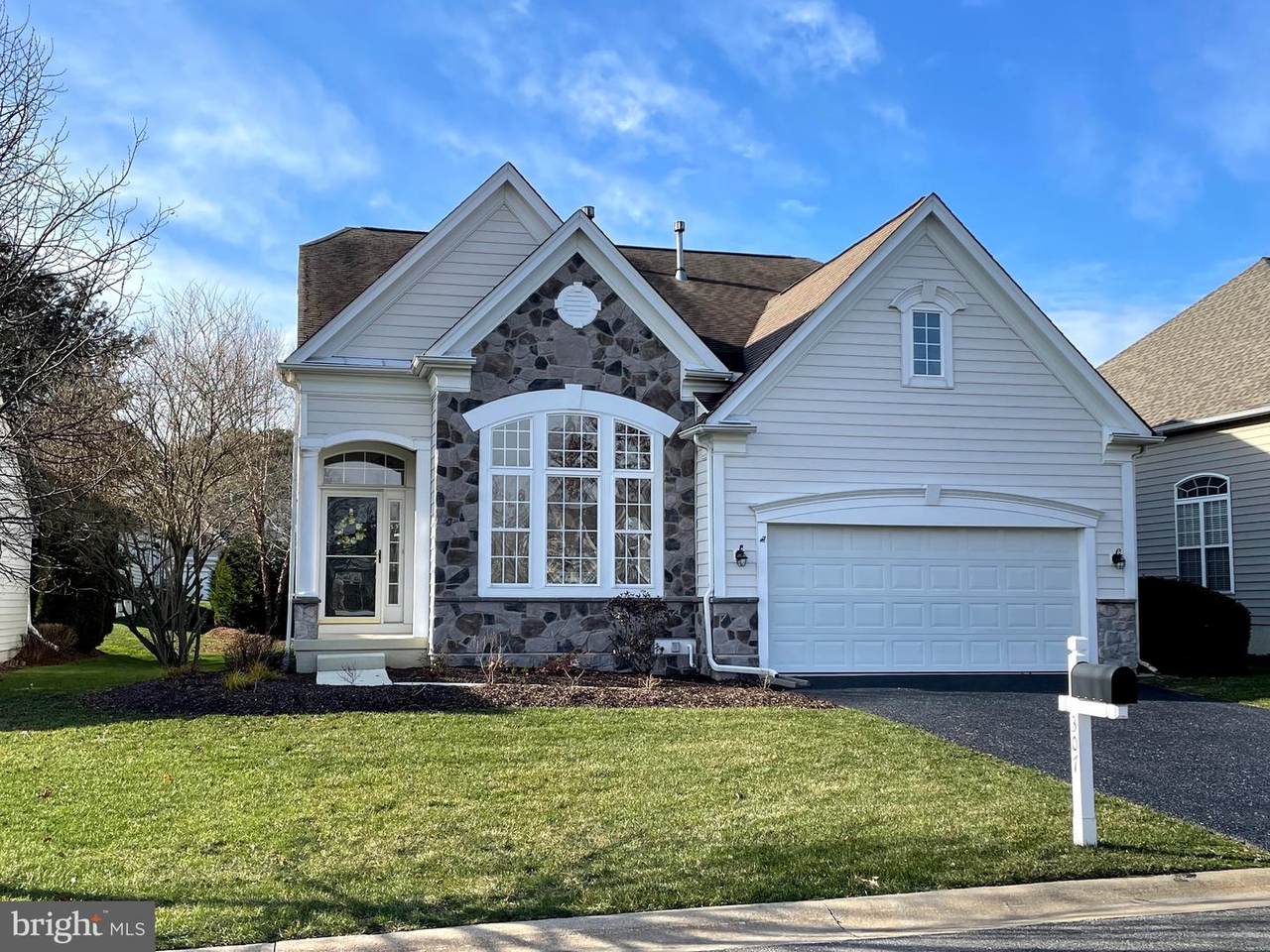 307 Aster Circle - Photo 1