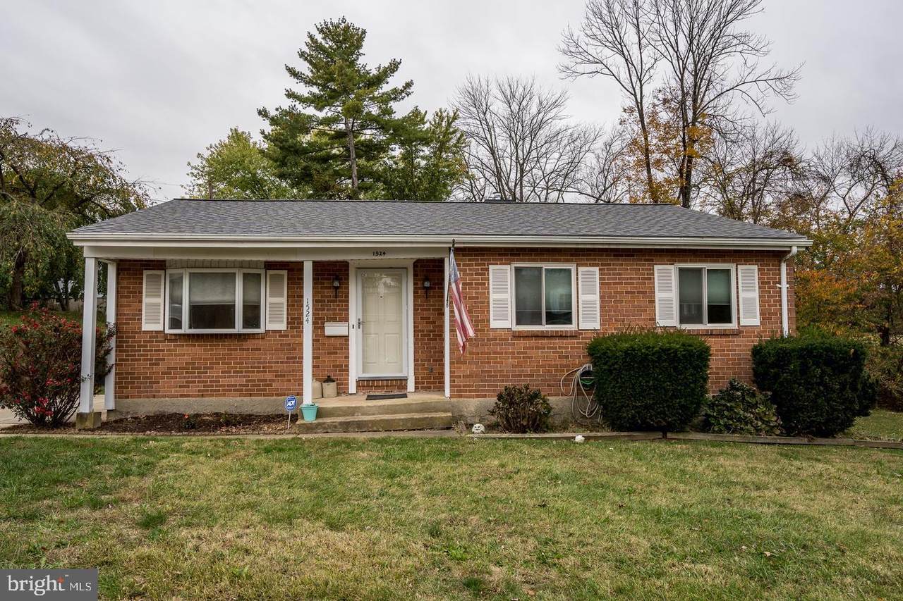 1524 Adamsview Road - Photo 1