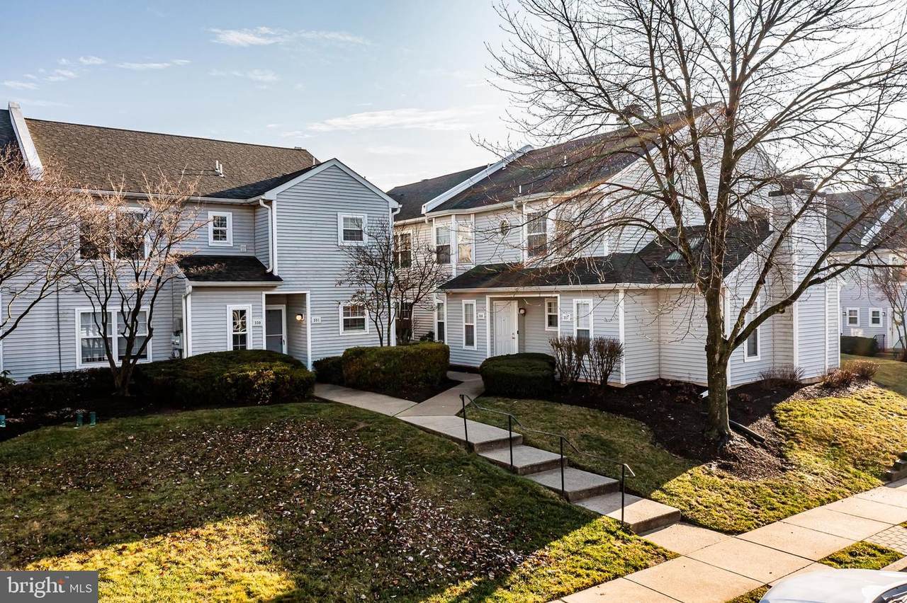 329 Huntington Court - Photo 1