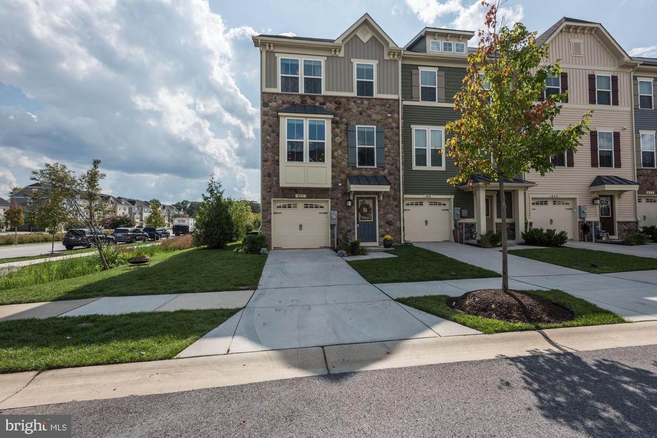 611 Foxwood Drive - Photo 1