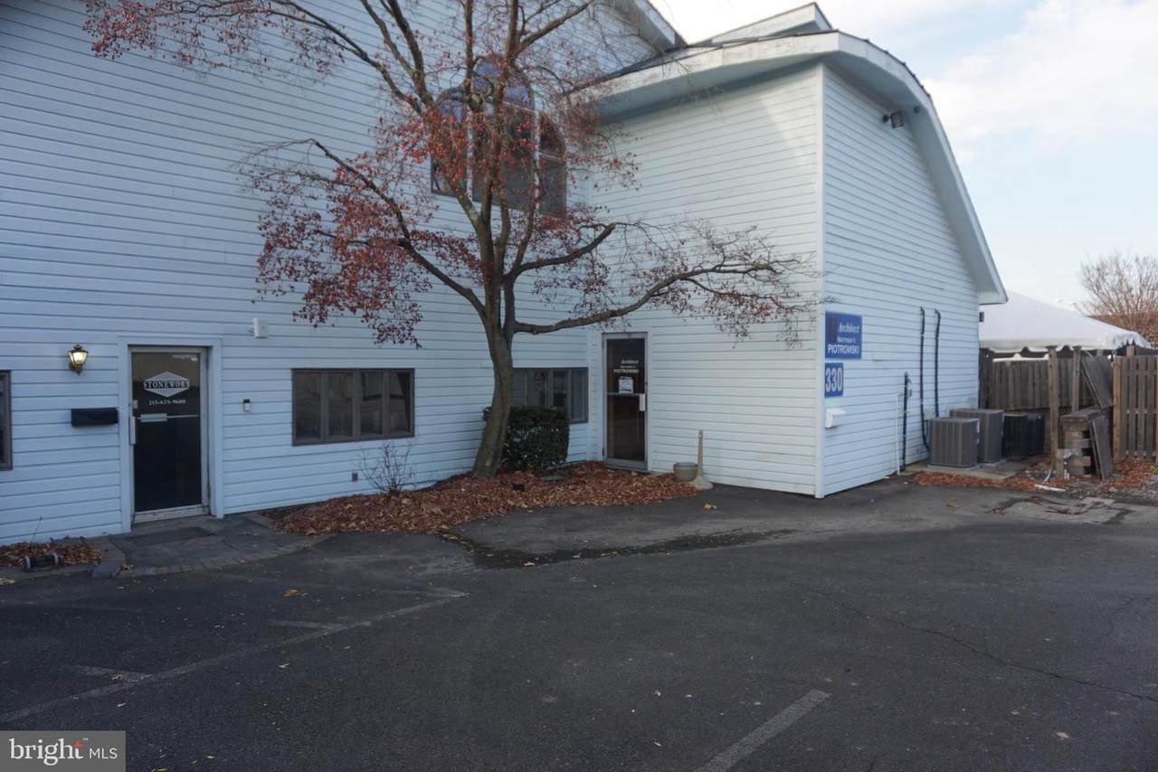 311 York Road - Photo 1