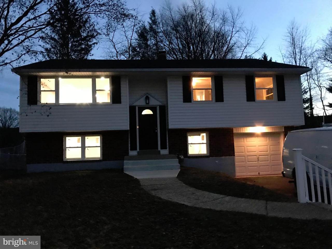 22 Blackthorne Lane - Photo 1