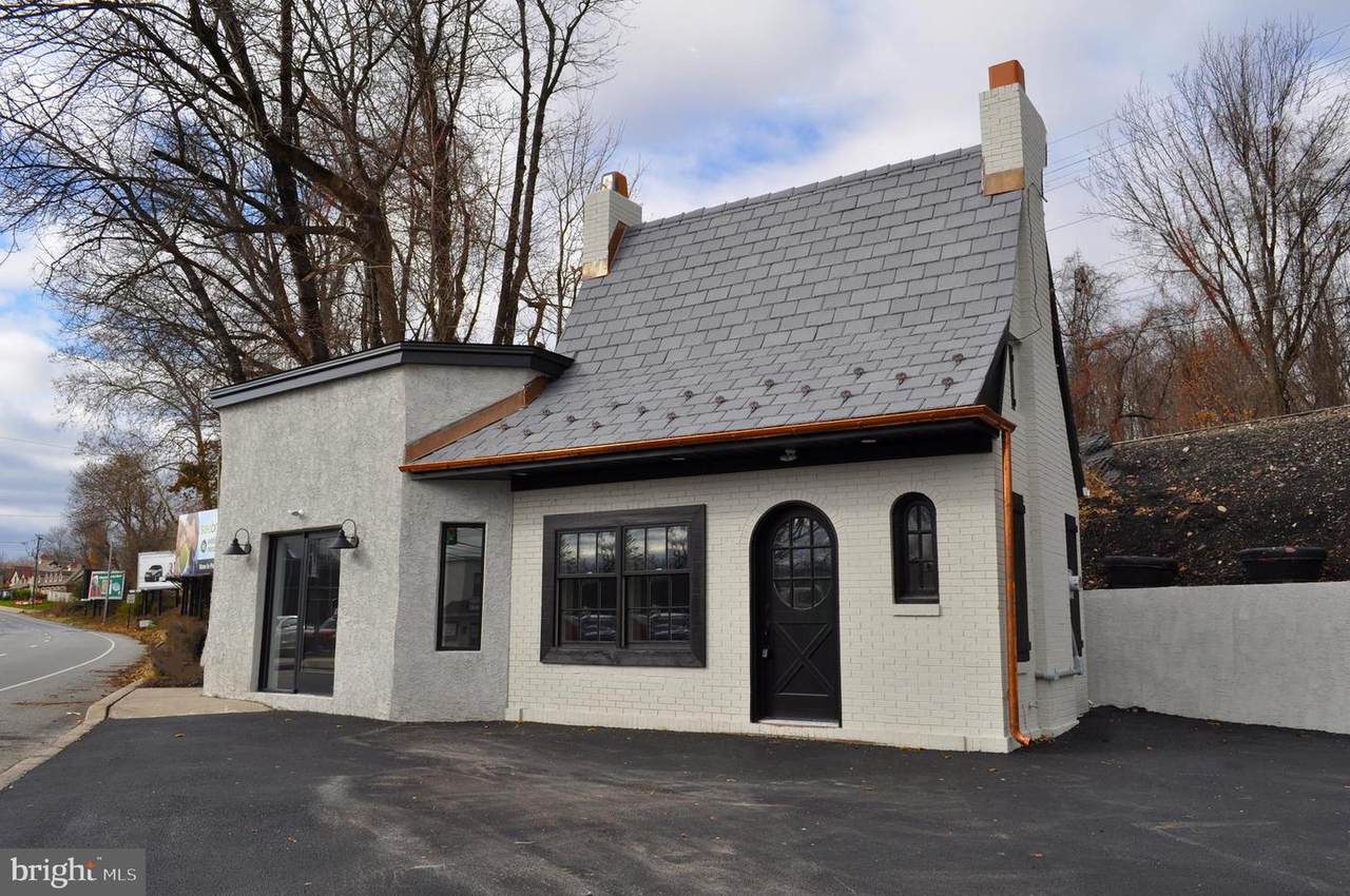 7 Lancaster Avenue - Photo 1