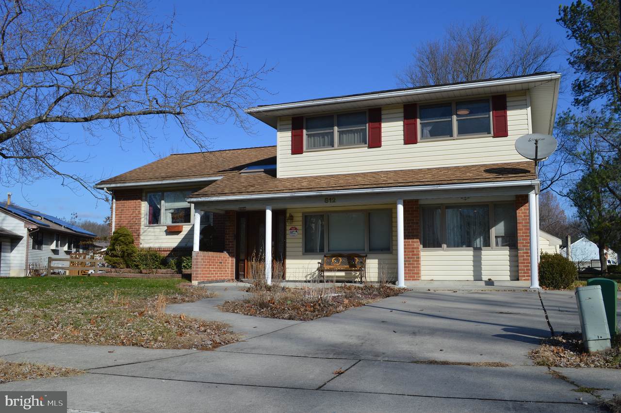 812 Leeds Lane - Photo 1