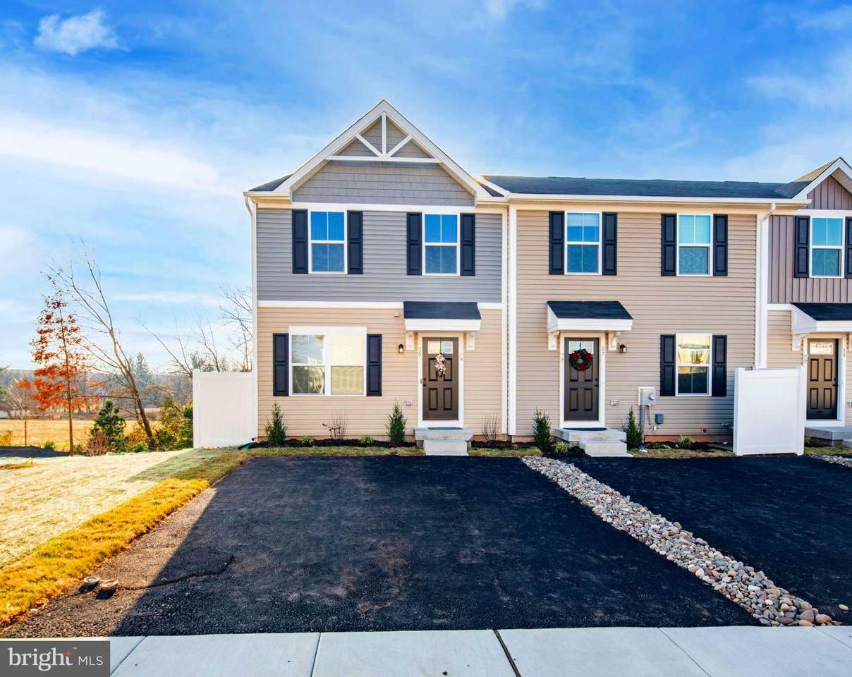 15 Castle Drive - Photo 1