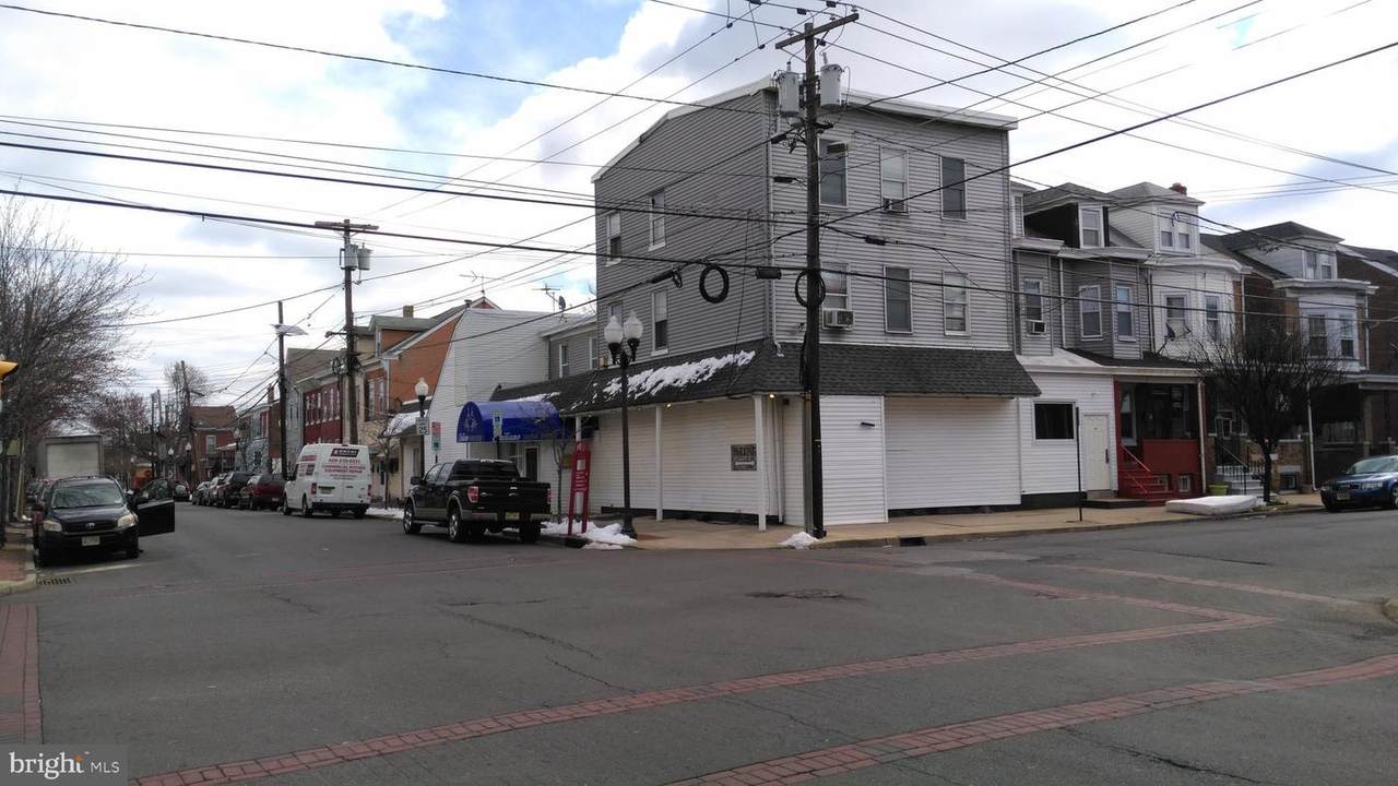 600 Chestnut Avenue - Photo 1