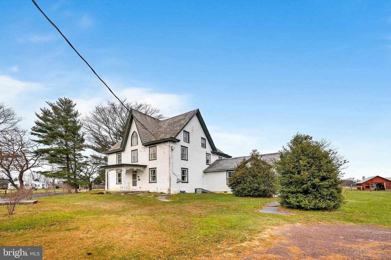 1003 Middle Road - Photo 1