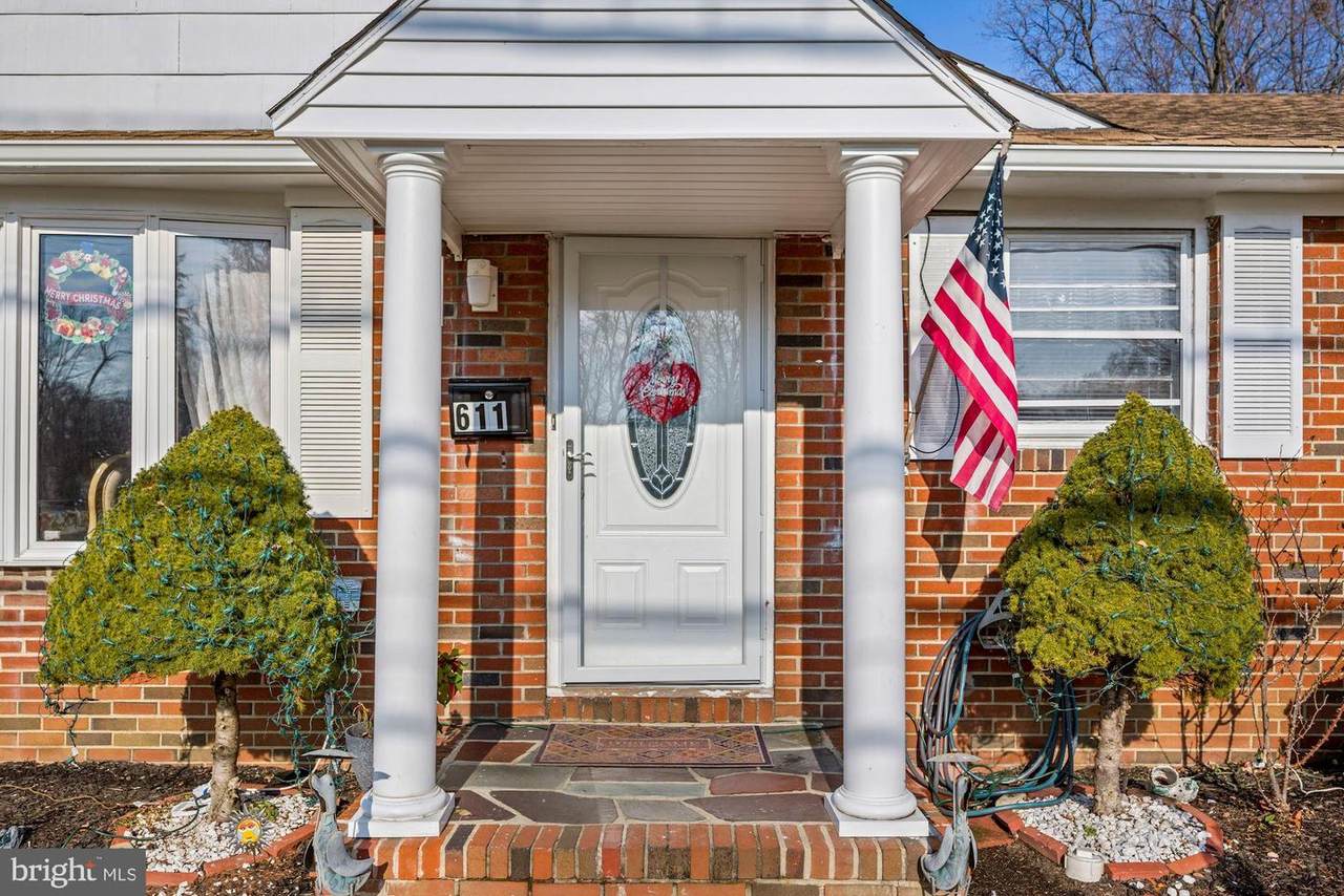 611 Evesham Avenue - Photo 1