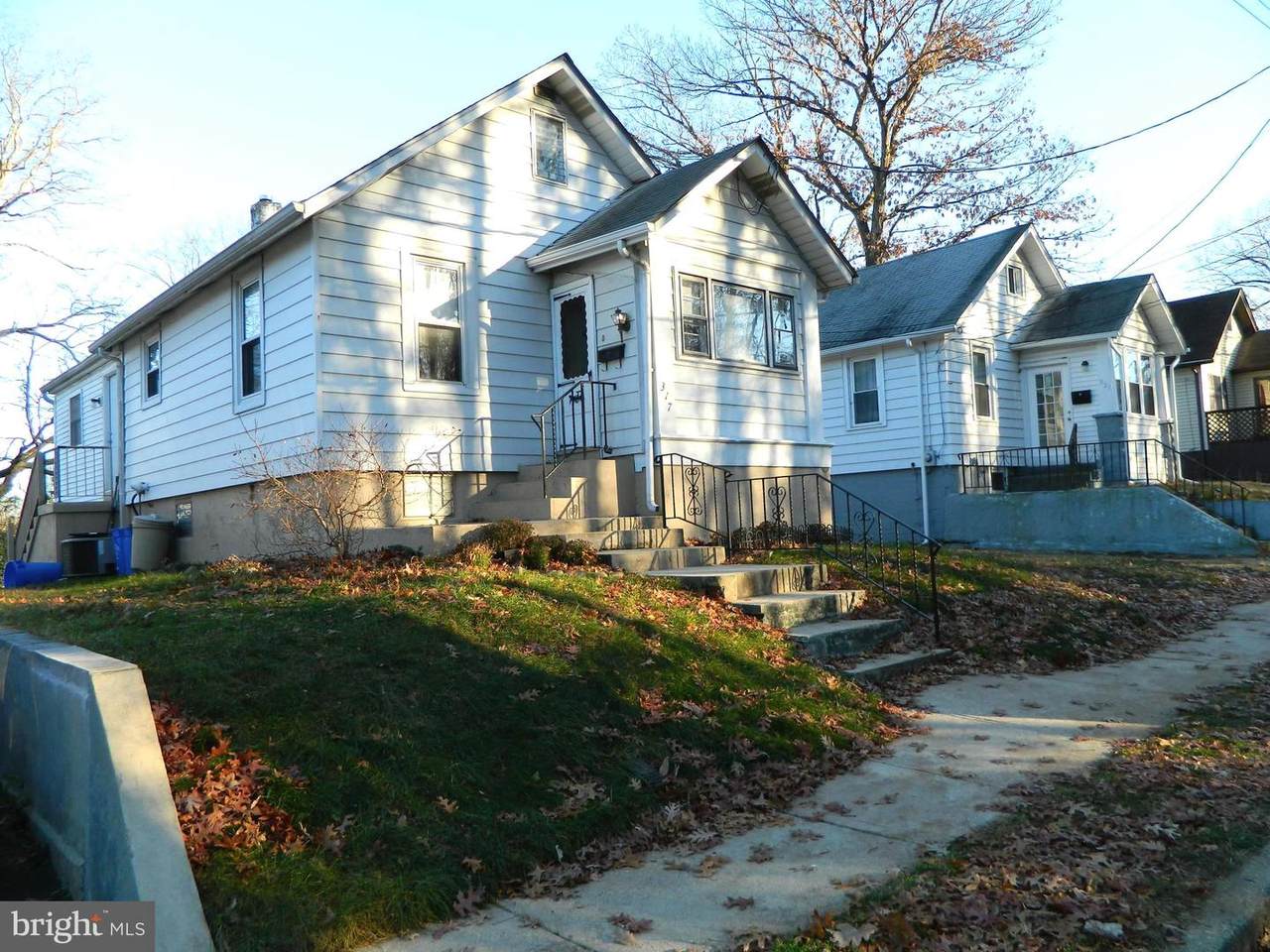 317 Lowell Avenue - Photo 1