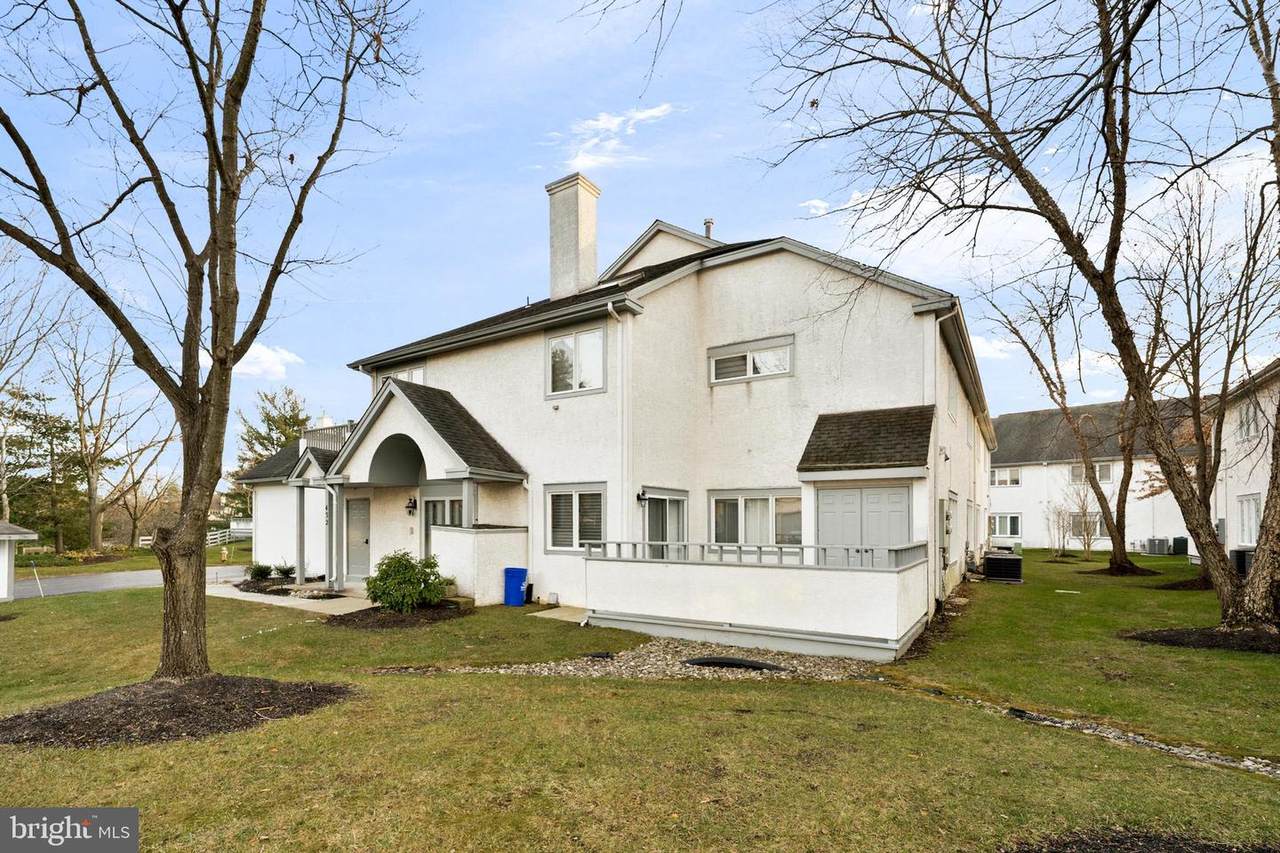 432 Chanticleer - Photo 1