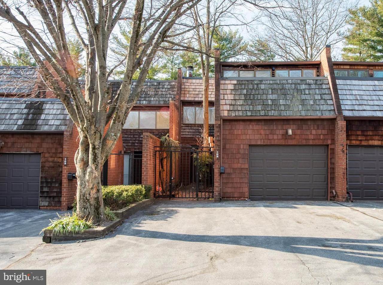 106 Old Crossing Drive - Photo 1