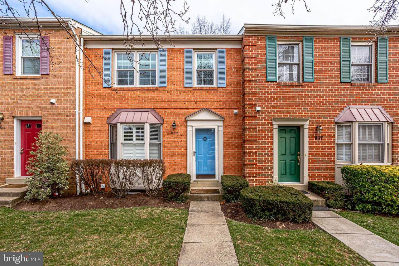 839 Greenbrier Street - Photo 1