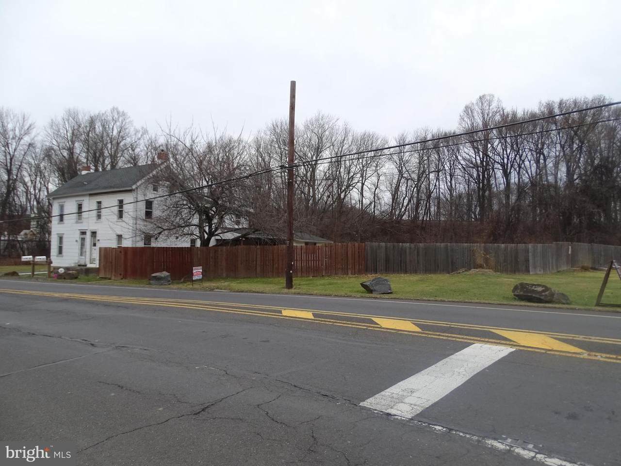 930-932 Woodbourne Road - Photo 1