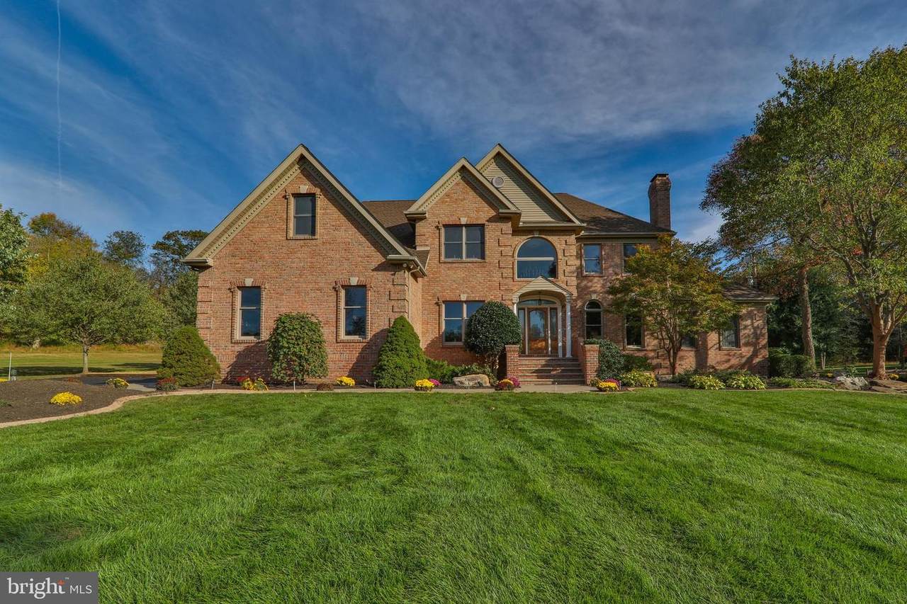 5621 Acorn Drive - Photo 1
