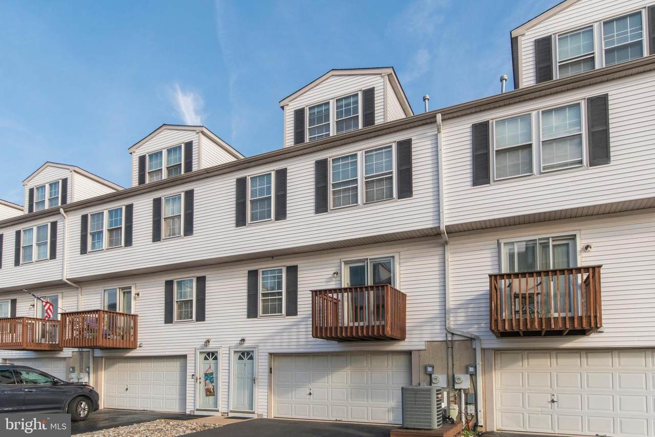 9 Riverwatch Court - Photo 1