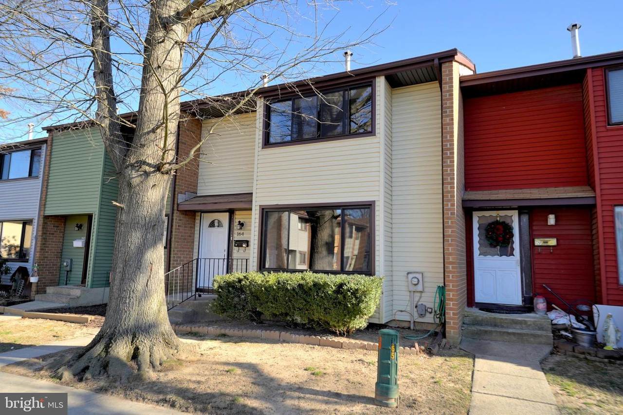 164 Canterbury Court - Photo 1