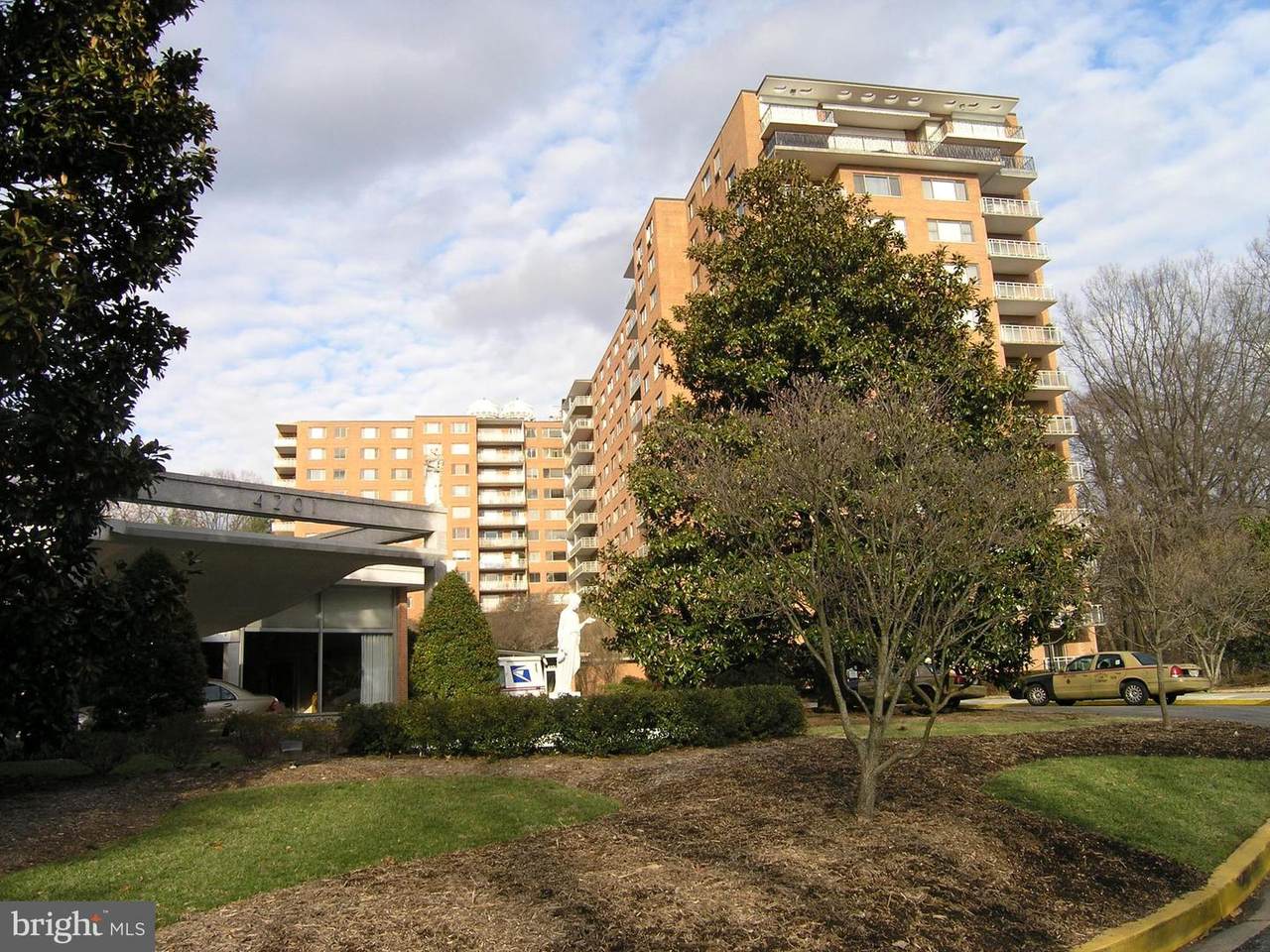 4201 Cathedral Avenue - Photo 1