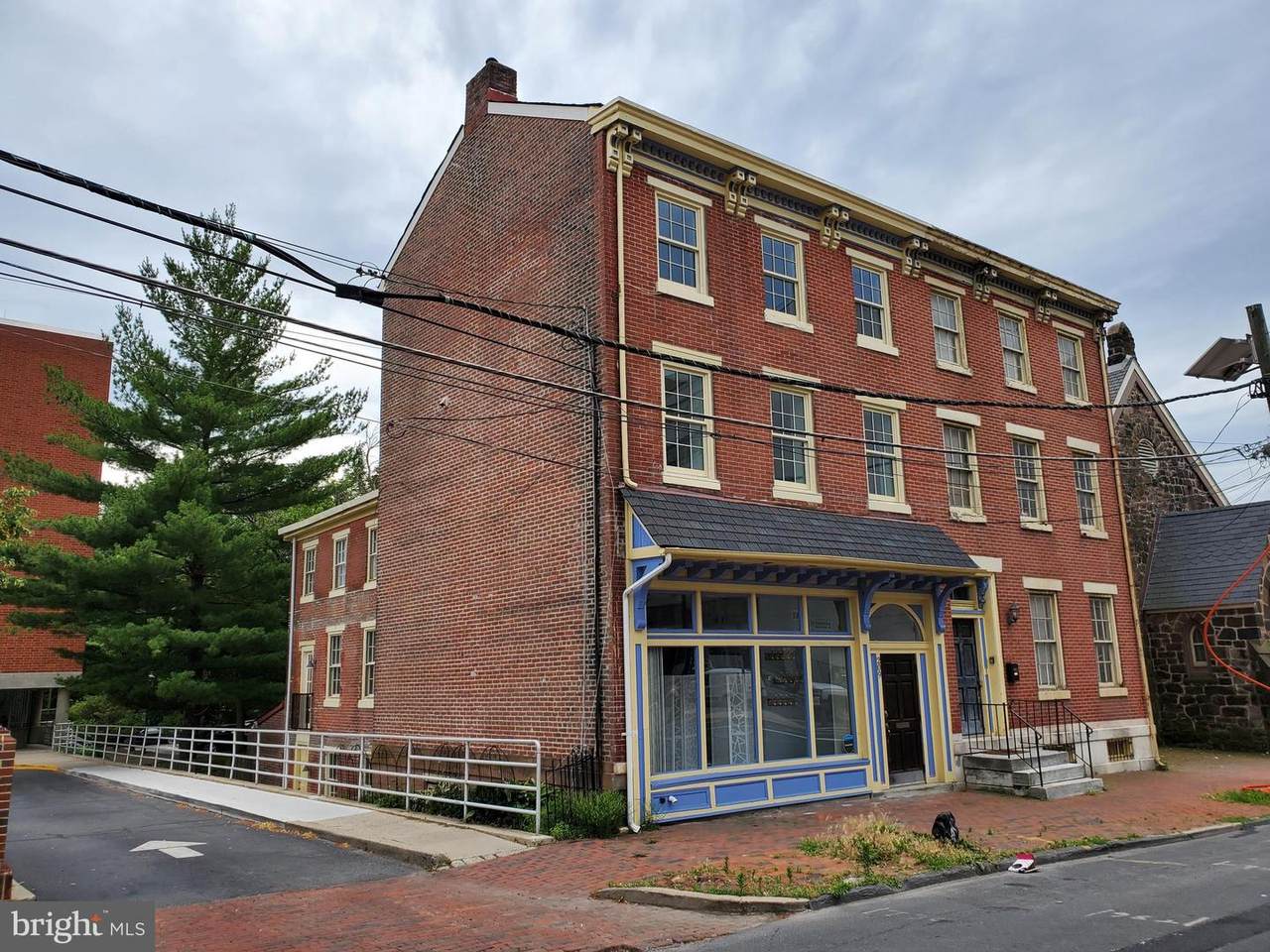 209 Front Street - Photo 1