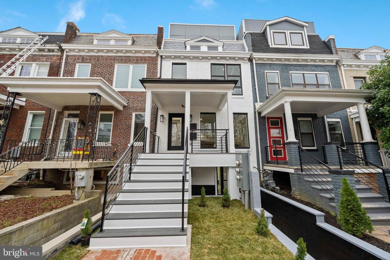 734 Kenyon Street - Photo 1