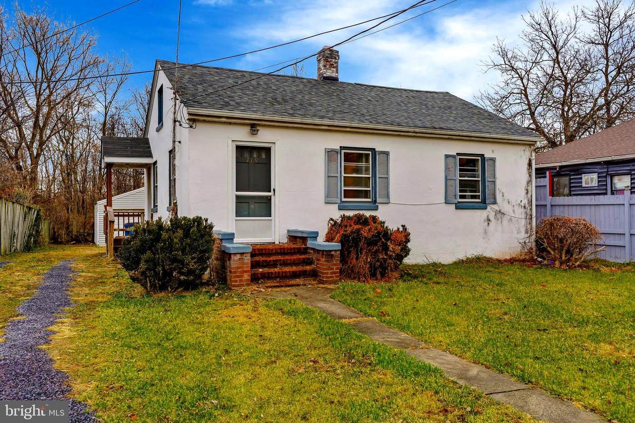 719 Smithfield Avenue - Photo 1