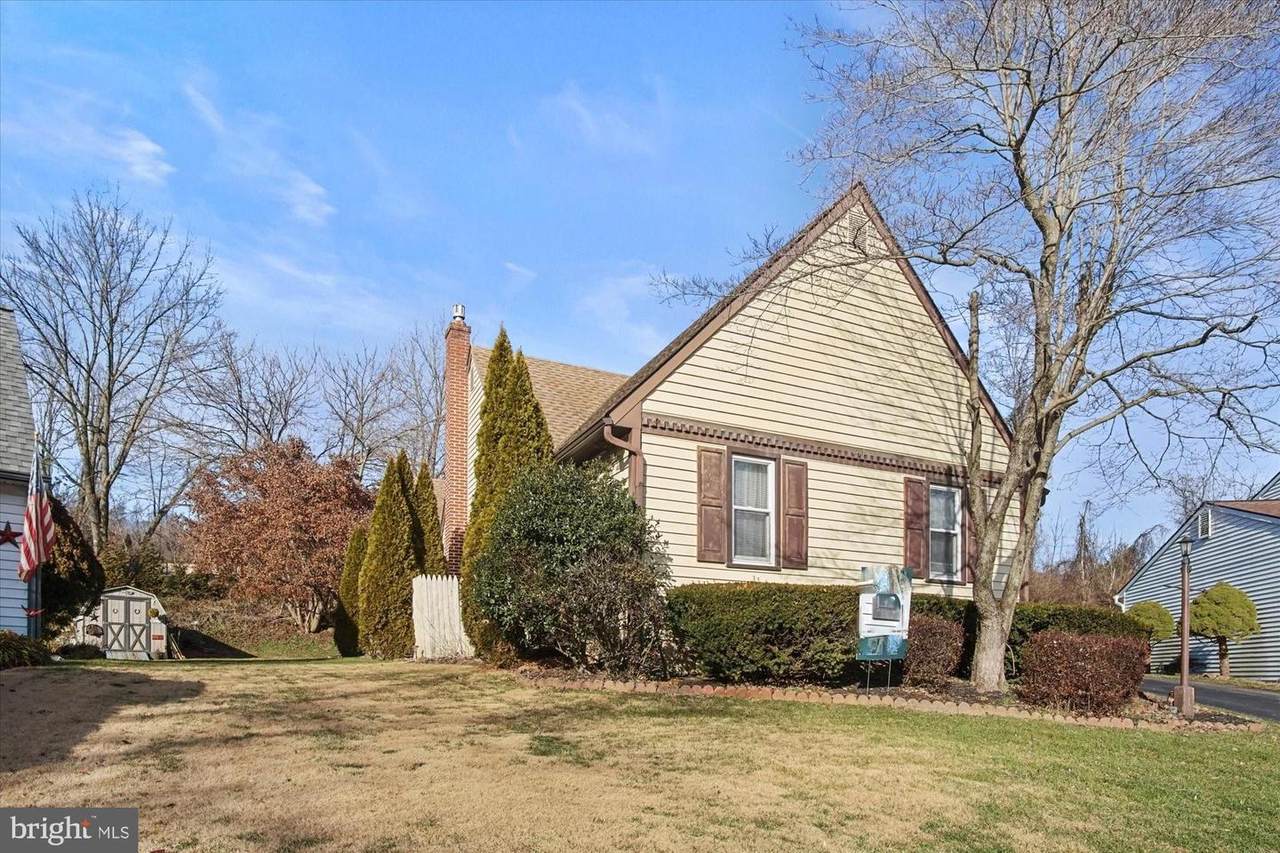 214 Armstead Court - Photo 1