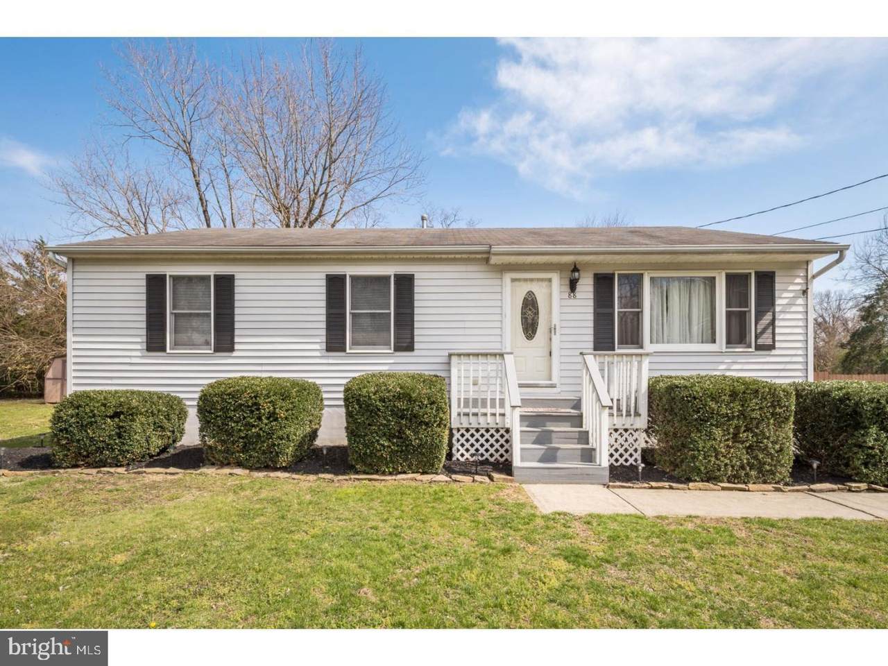88 Delaware Drive - Photo 1