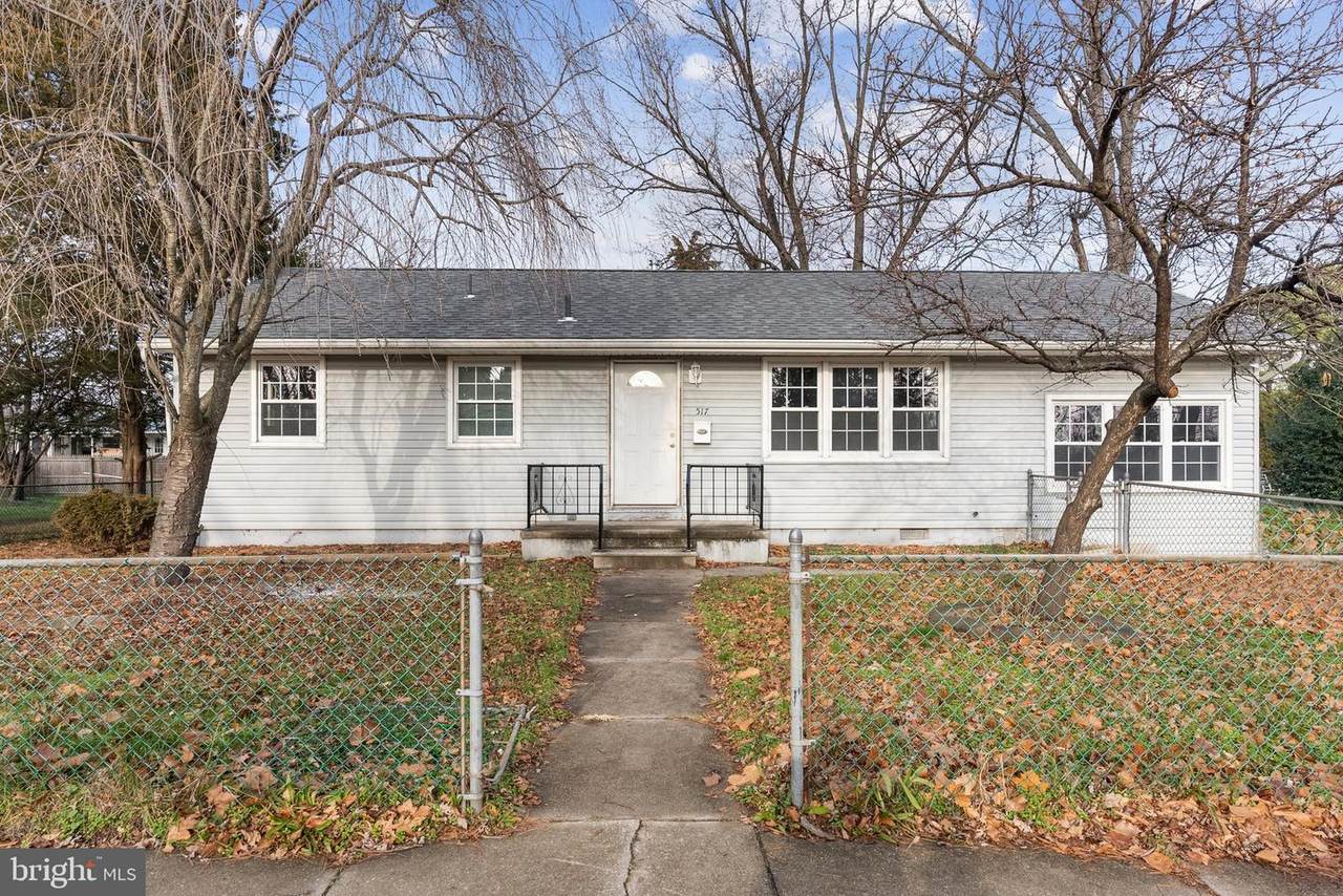 517 10TH Avenue - Photo 1