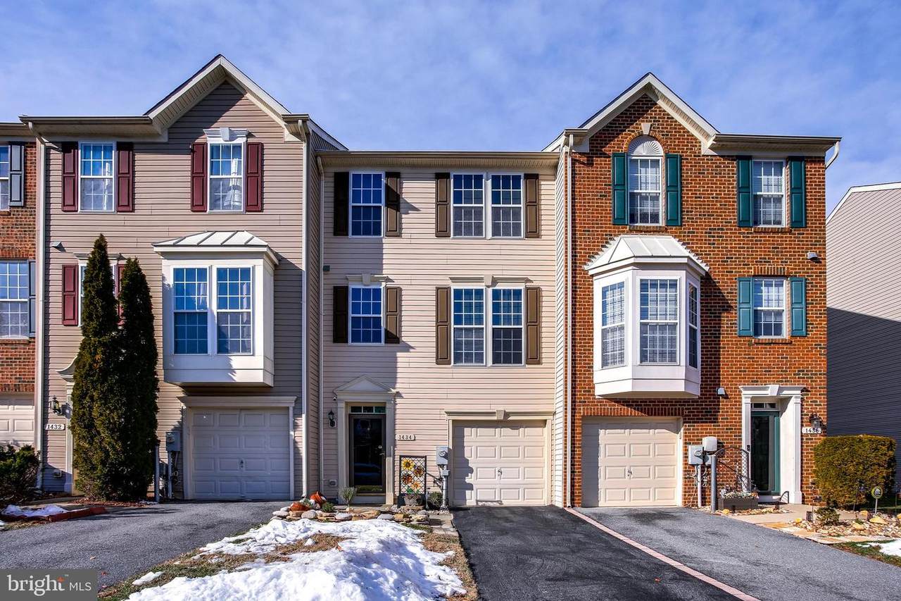 1434 Pangbourne Way - Photo 1