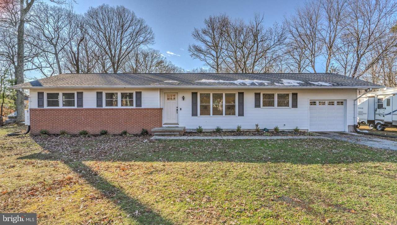 45547 Woodlawn Drive - Photo 1