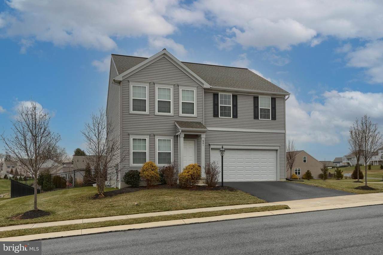 601 Meadowview Drive - Photo 1