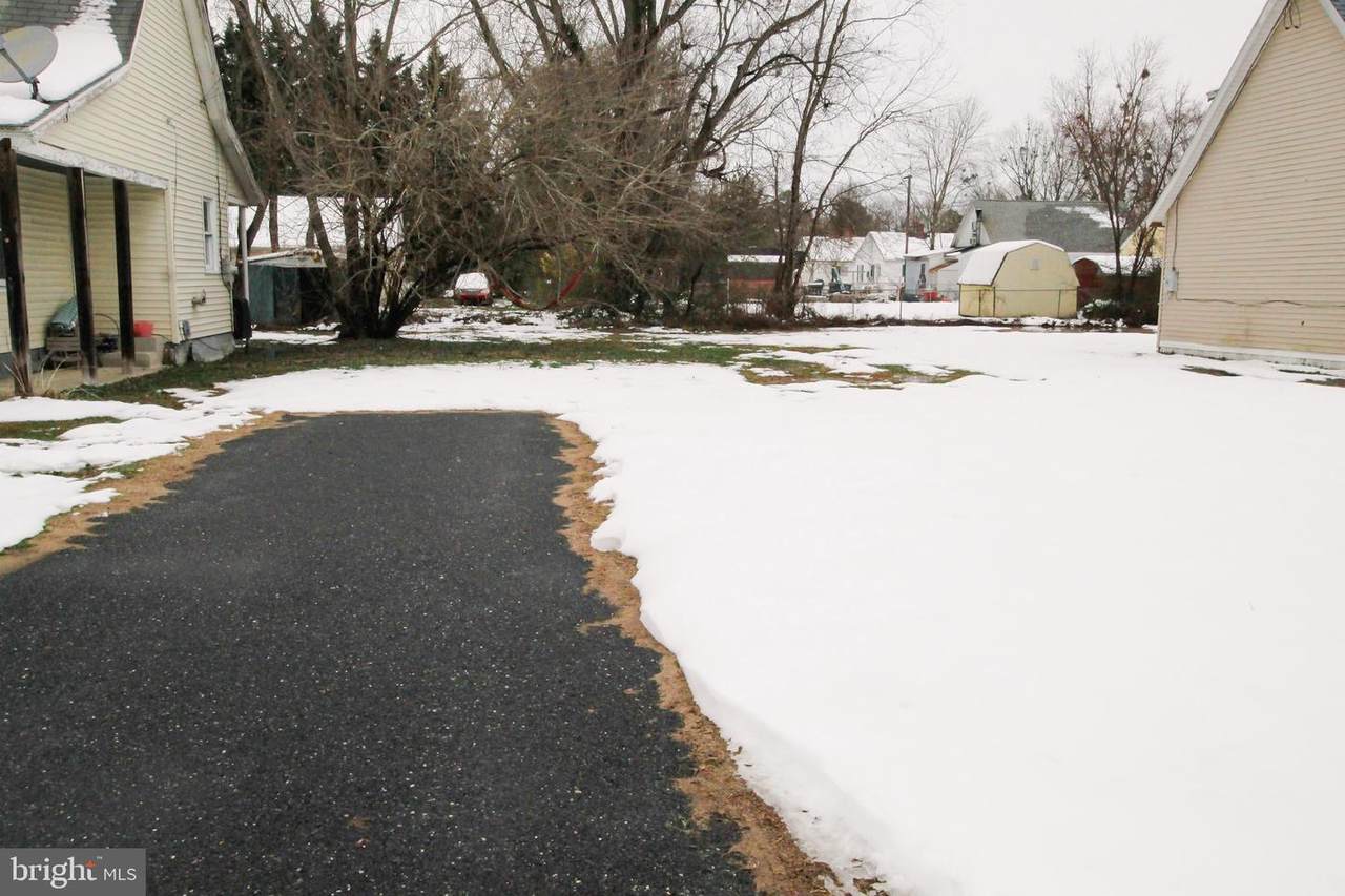 607 Goldsborough Avenue - Photo 1