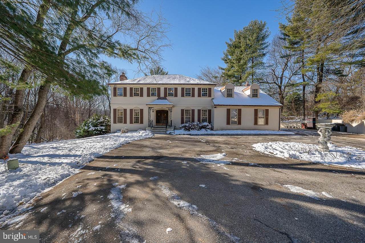 425 Hughes Road - Photo 1