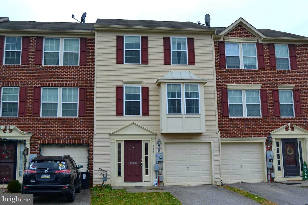719 Grant Drive - Photo 1