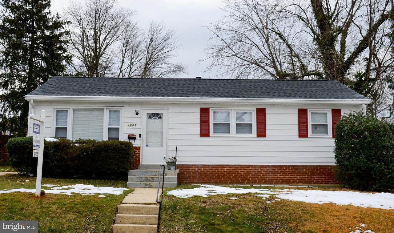 1205 Stratwood Avenue - Photo 1
