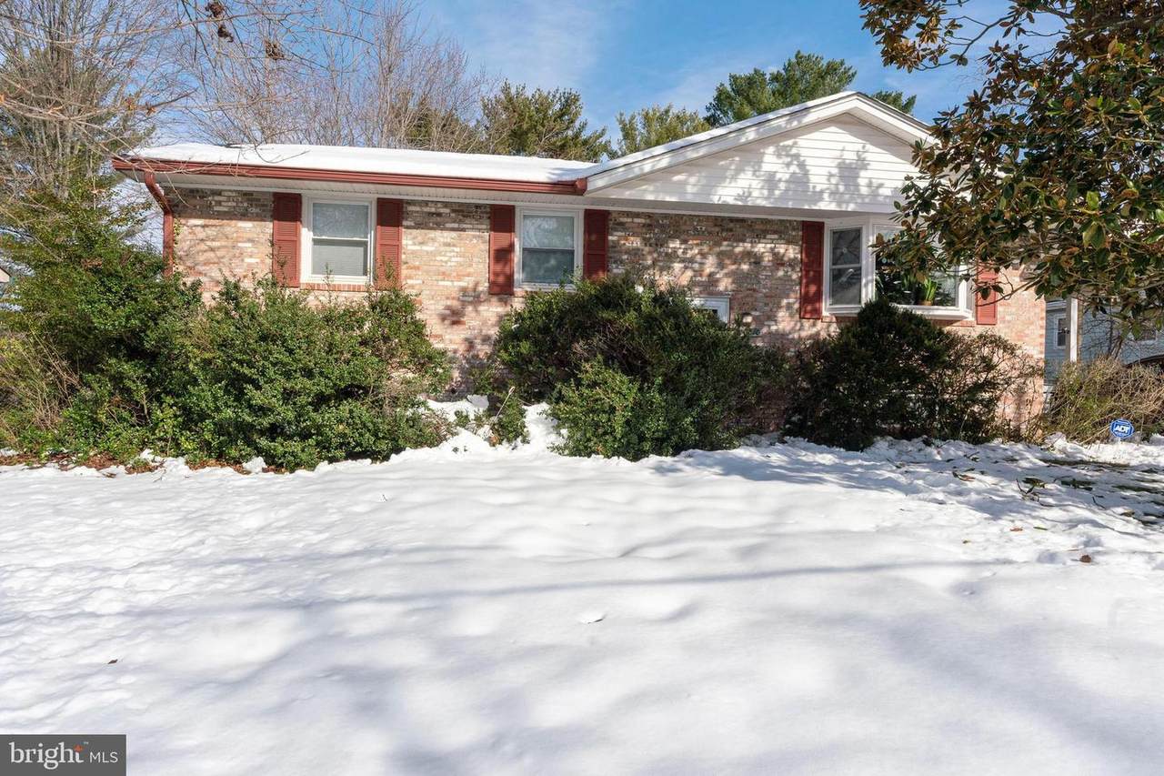 10210 White Avenue - Photo 1