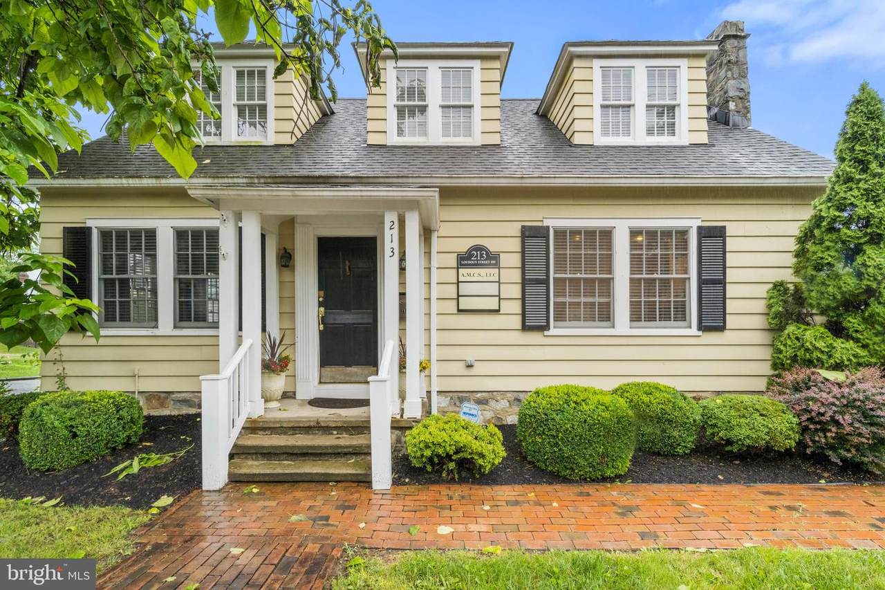 213 Loudoun Street - Photo 1