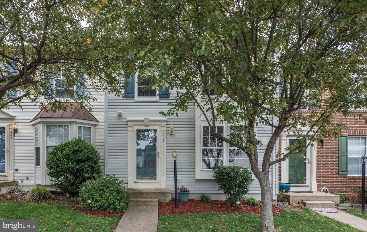 249 Shirley Square - Photo 1