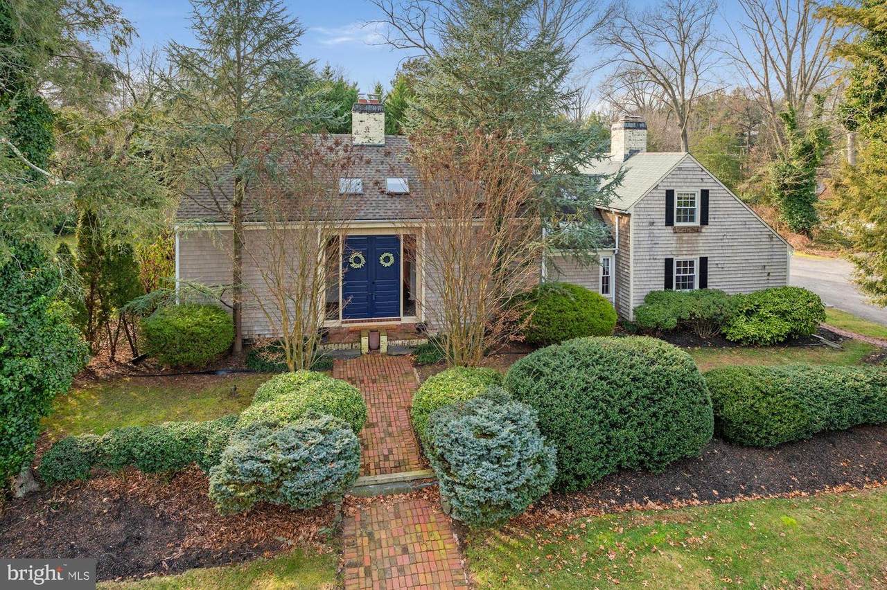 404 Elm Street - Photo 1
