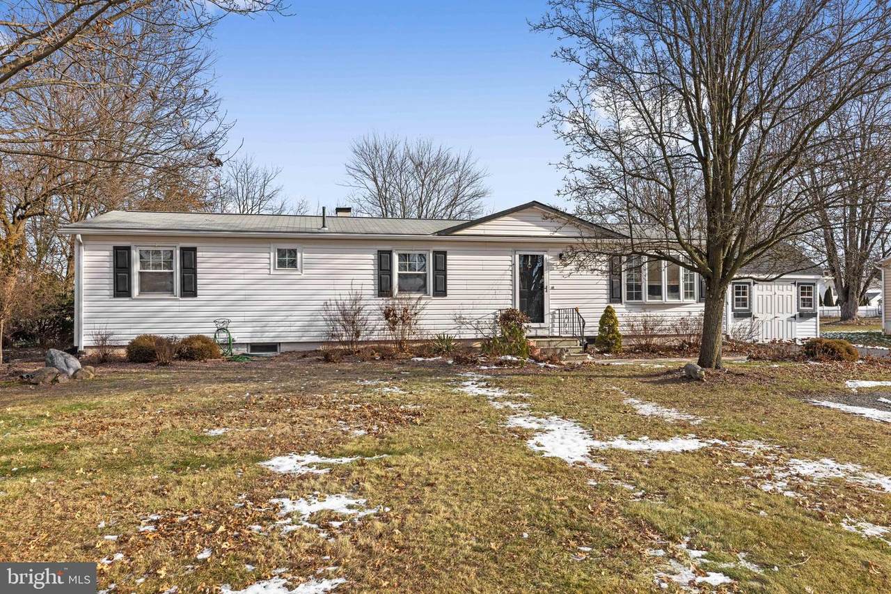 631 Jennifer Lane - Photo 1