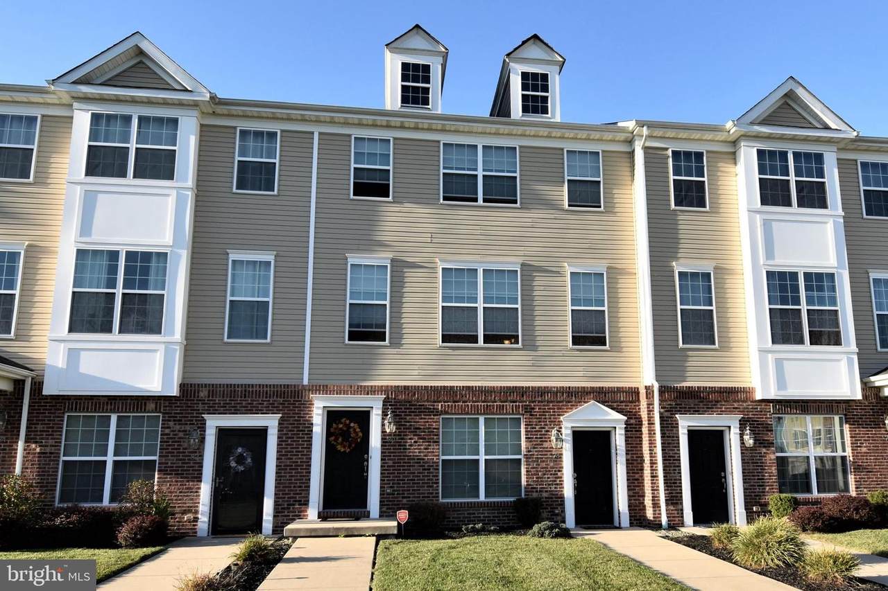 80 Riverwalk Boulevard - Photo 1