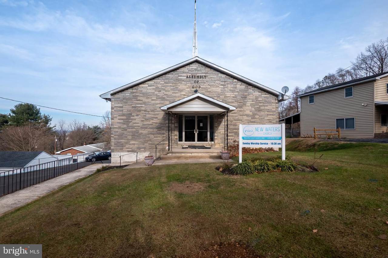 2065 Apple Street - Photo 1