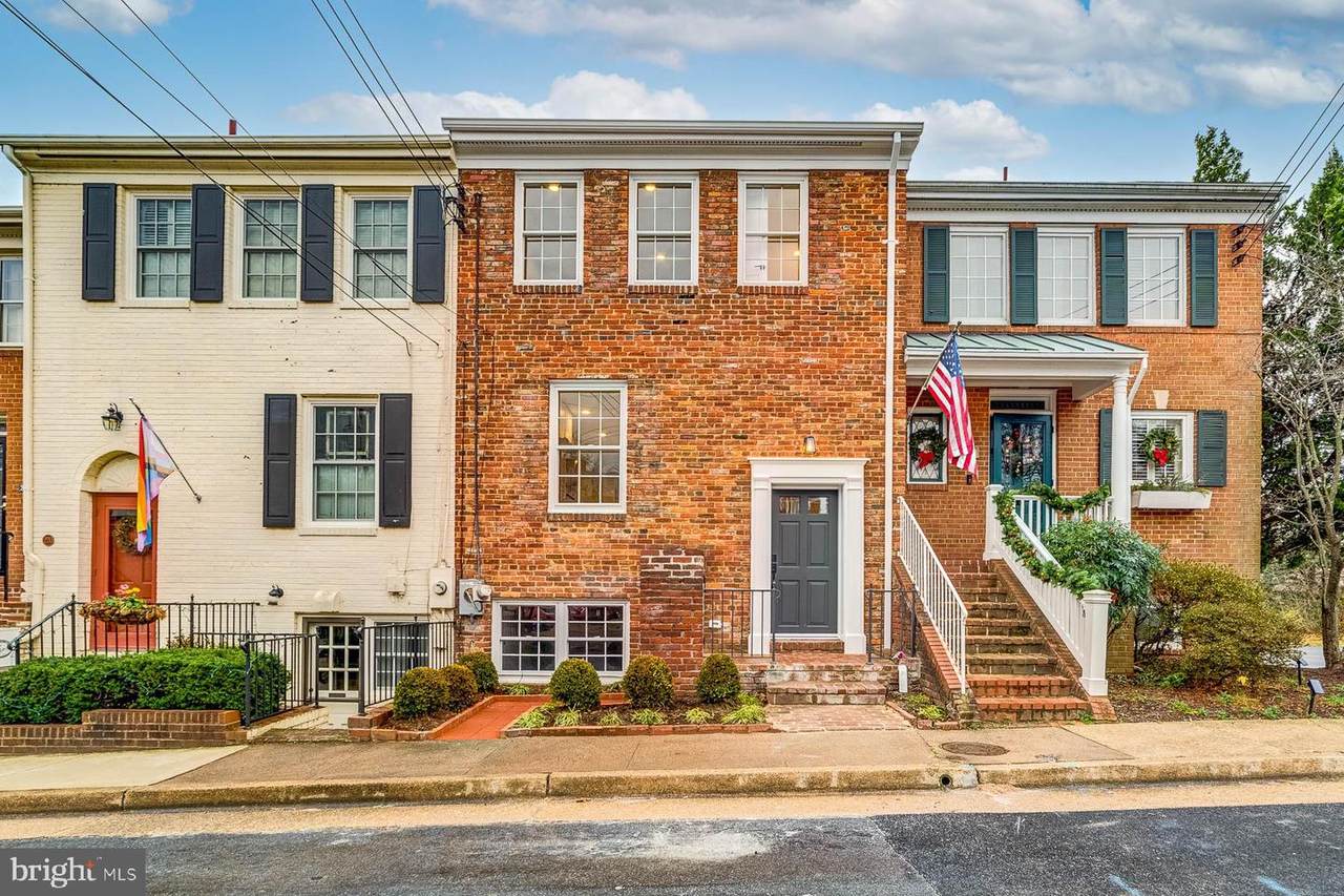222 Green Street - Photo 1