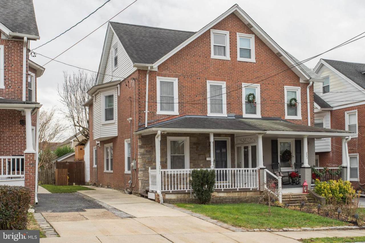 221 Edgemont Avenue - Photo 1