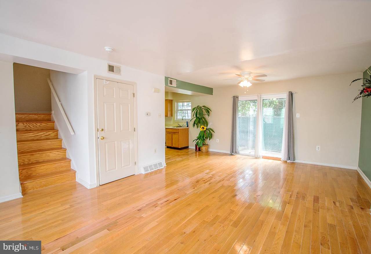 1155 Mole Street - Photo 1
