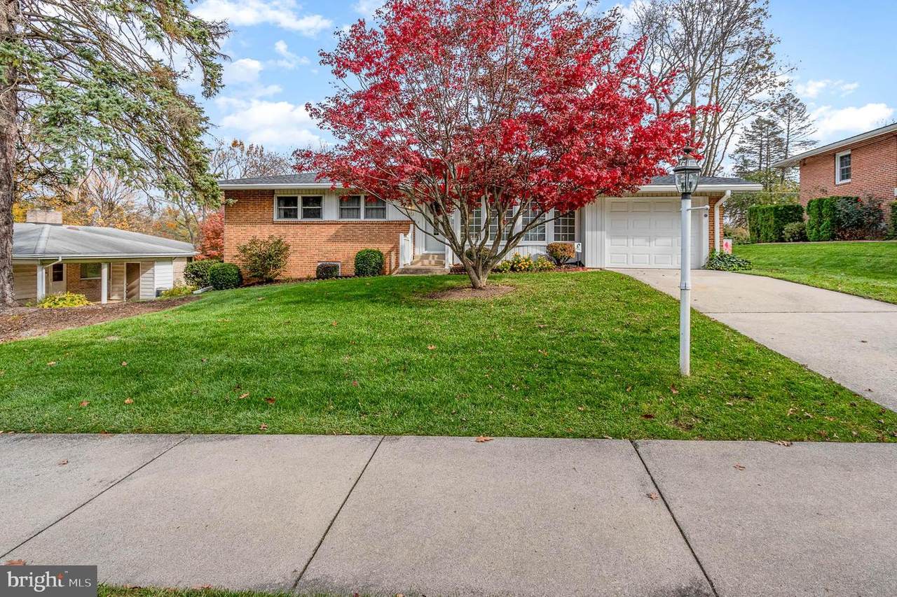 837 Yverdon Drive - Photo 1