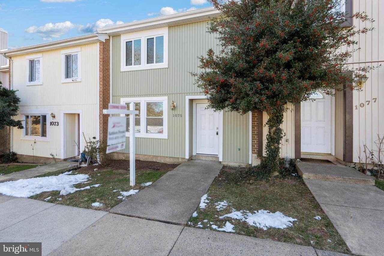 1075 Knight Lane - Photo 1