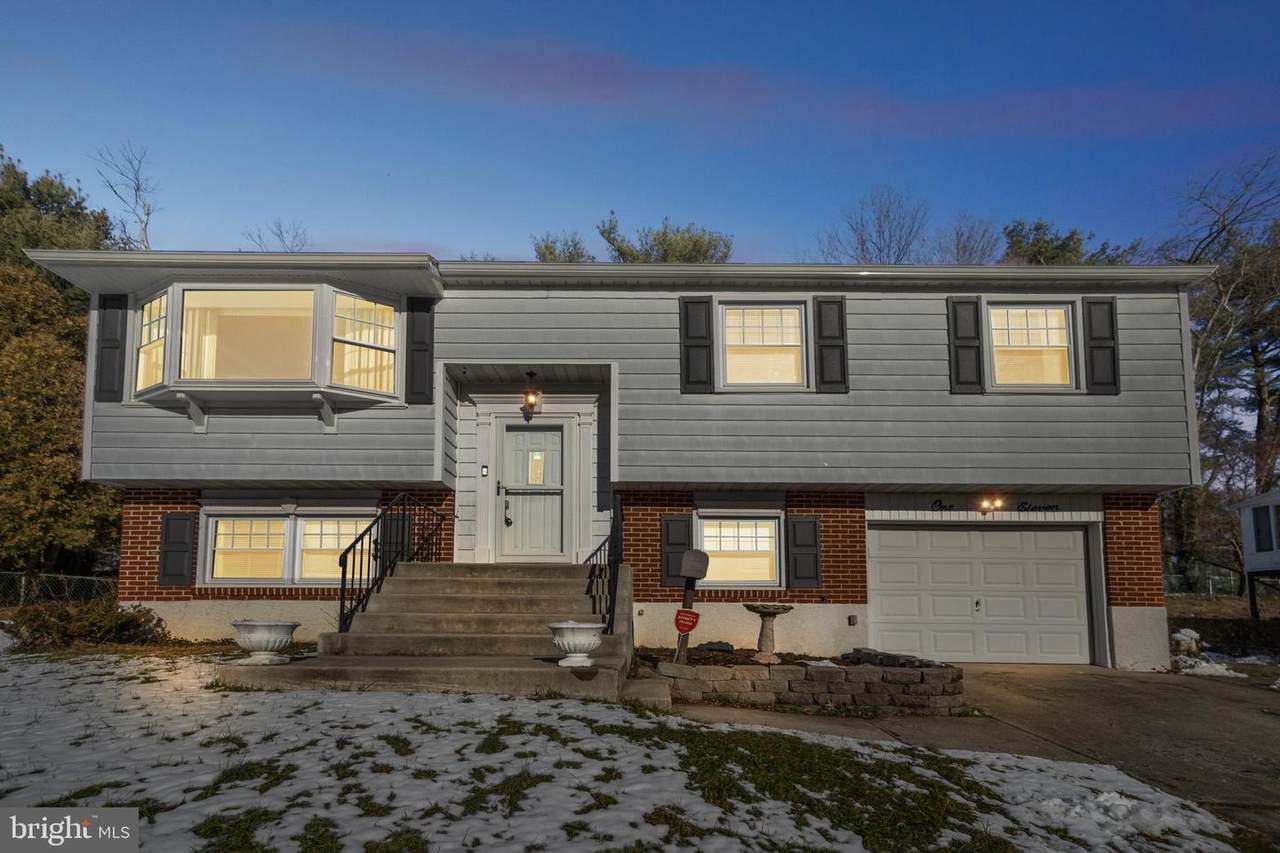 111 Hemmings Way - Photo 1
