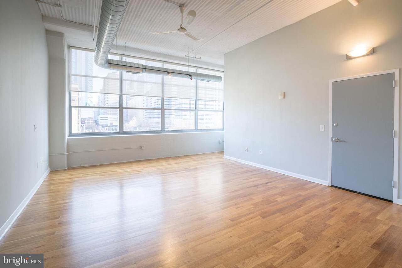 2200 Arch Street - Photo 1