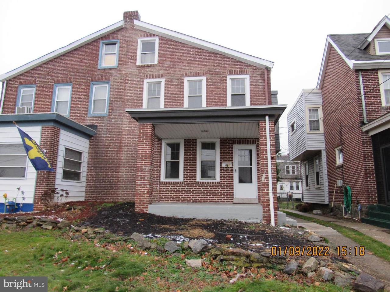 210 36TH Street - Photo 1