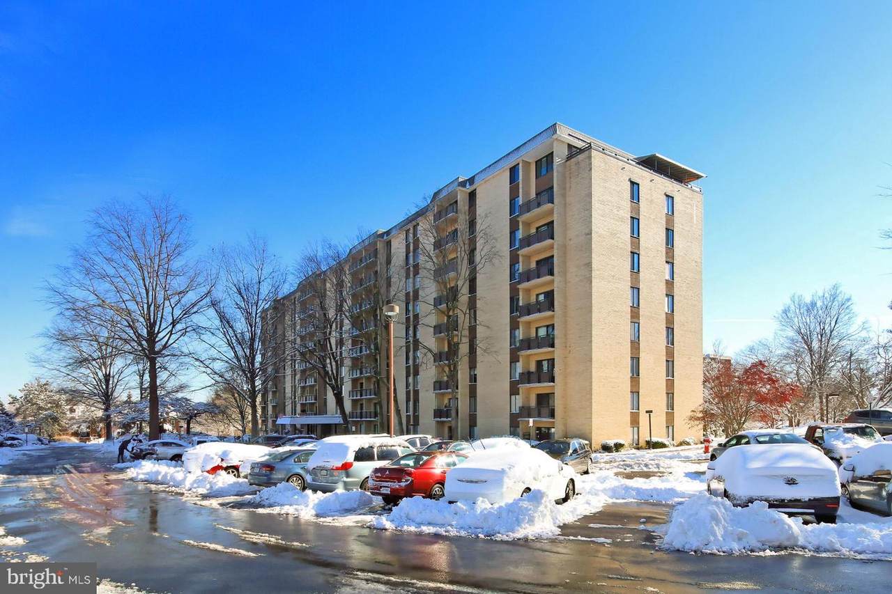 6001 Arlington Blvd - Photo 1